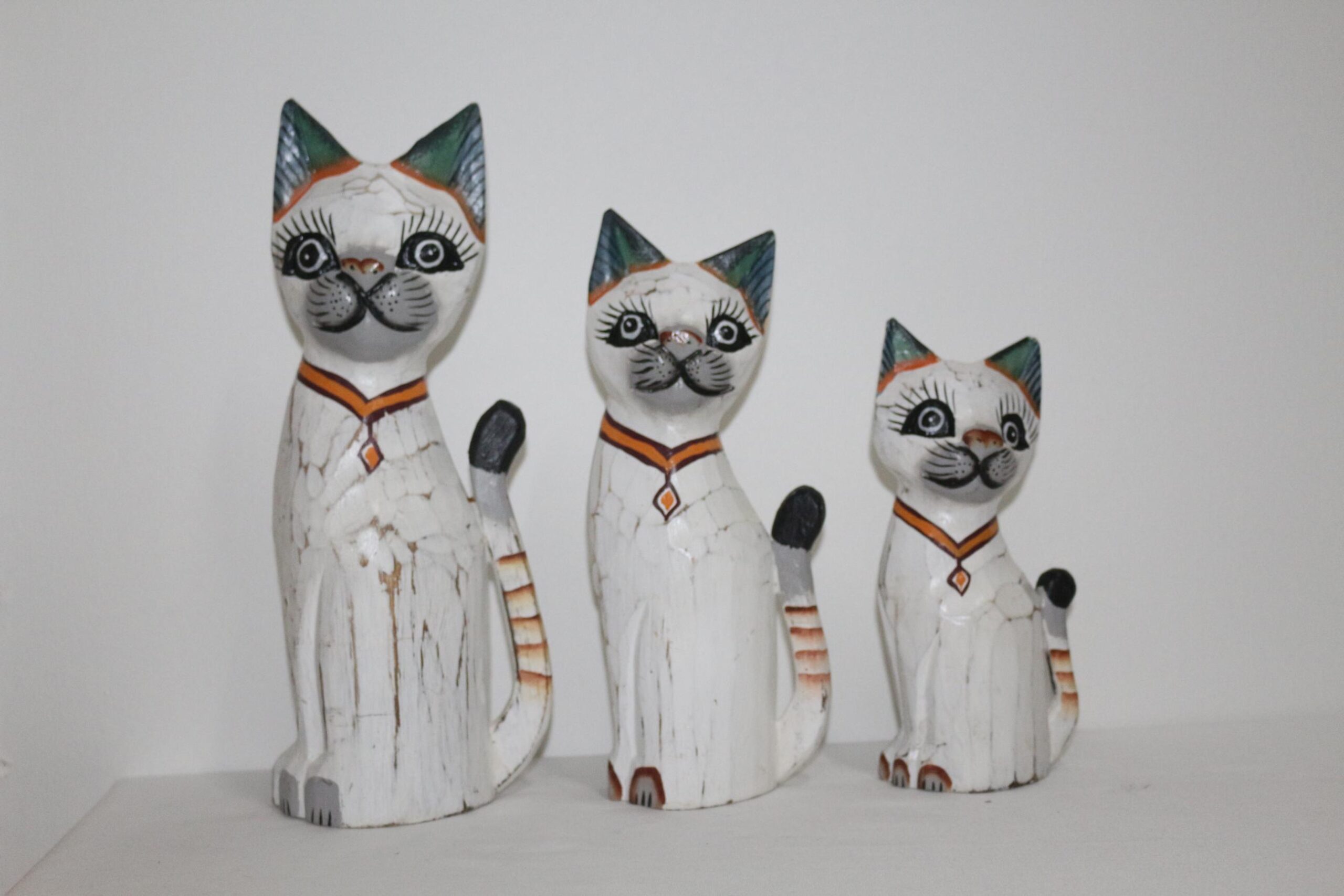 AHŞAP 3LÜ KEDİ SETİ 30-25-20 CM BEYAZ