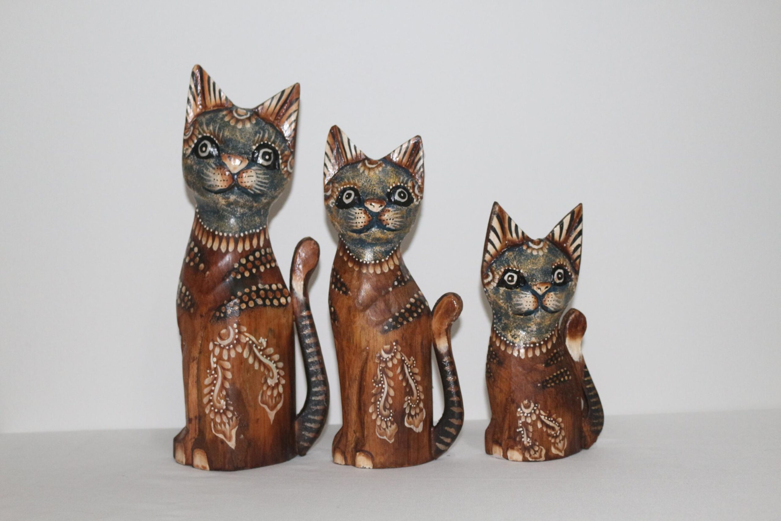 AHŞAP 3LÜ KEDİ SETİ 30-25-20 CM KOYU