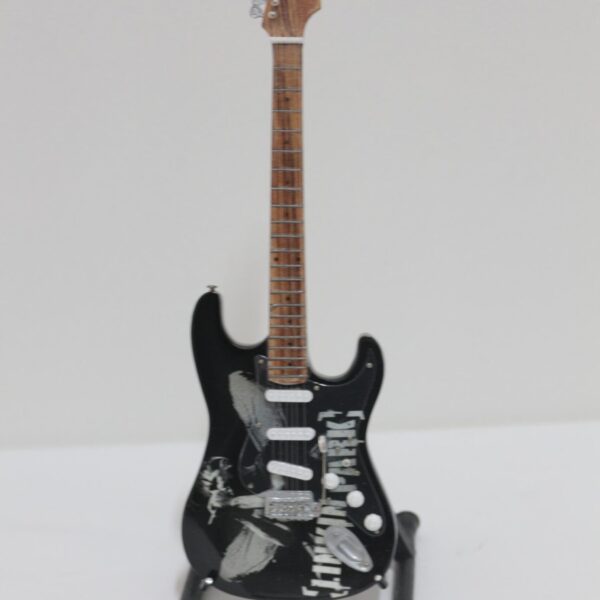 DEKORATİF GİTAR 23CM LINKIN PARK AYAKLI