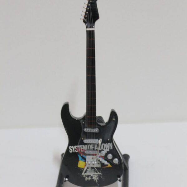 DEKORATİF GİTAR 23CM SYSTEM OF A DOWN AYAKLI