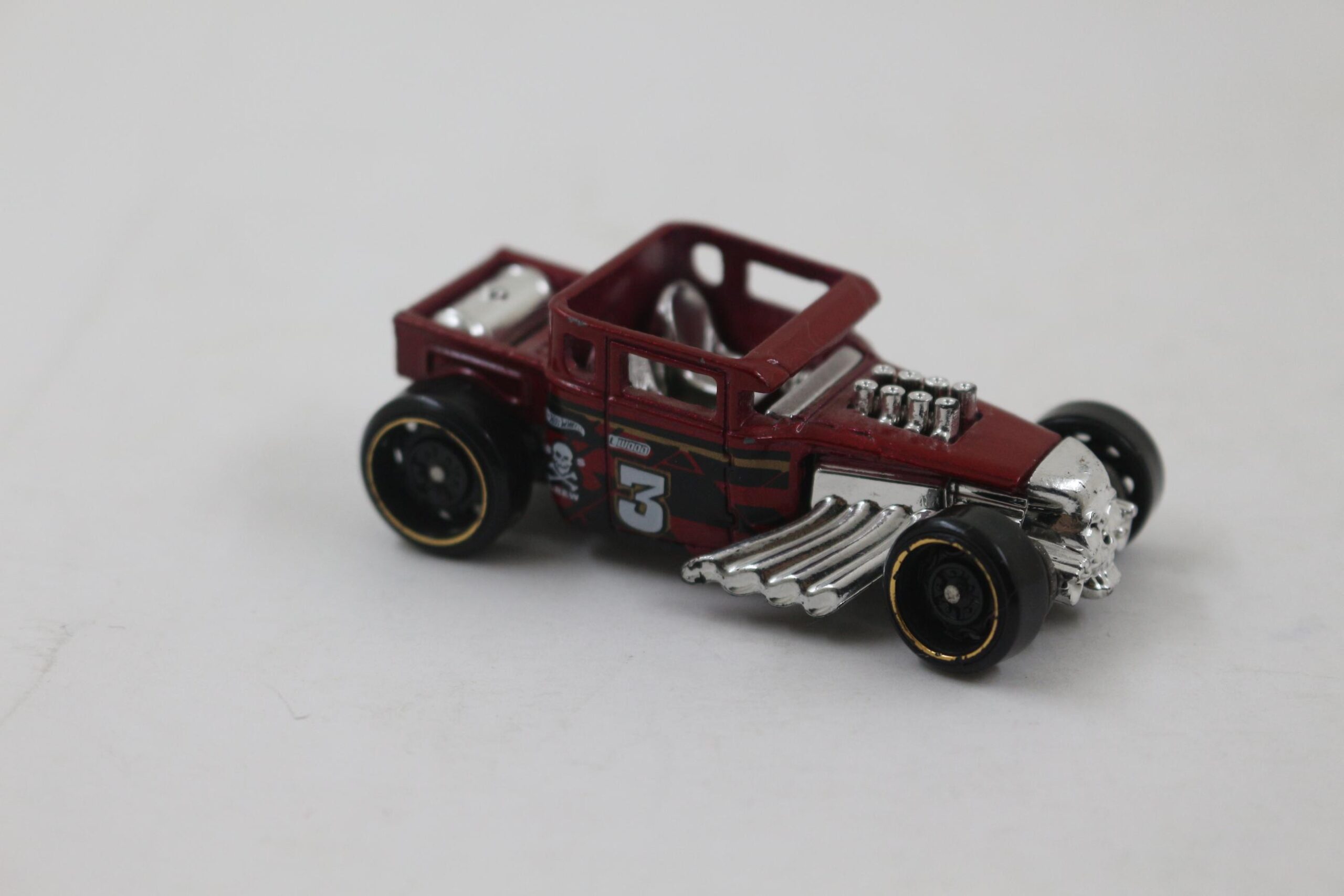 HOTWHEELS ARABA BONA SHAKER L50 KIRMIZI1