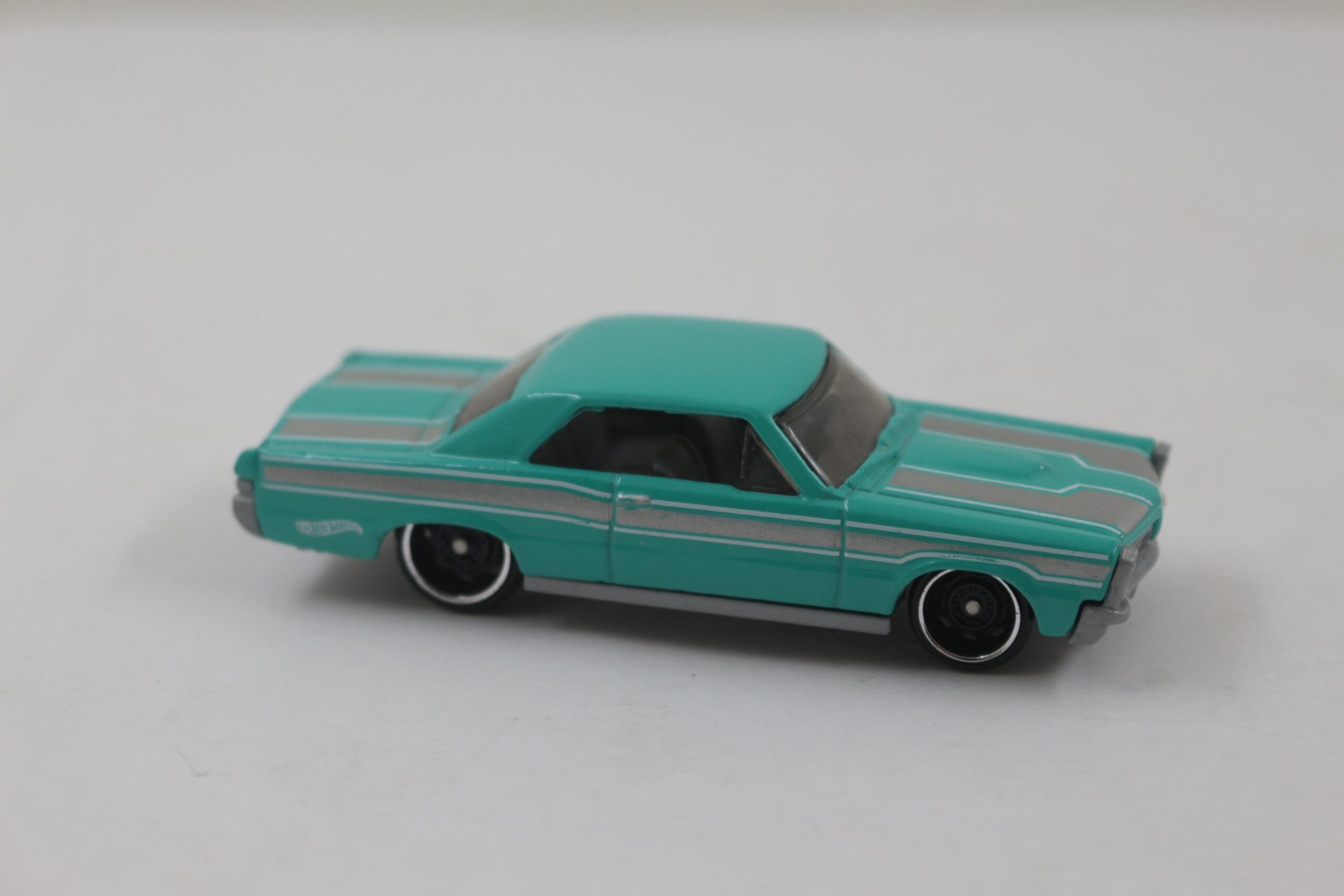 HOTWHEELS ARABA C2651 1