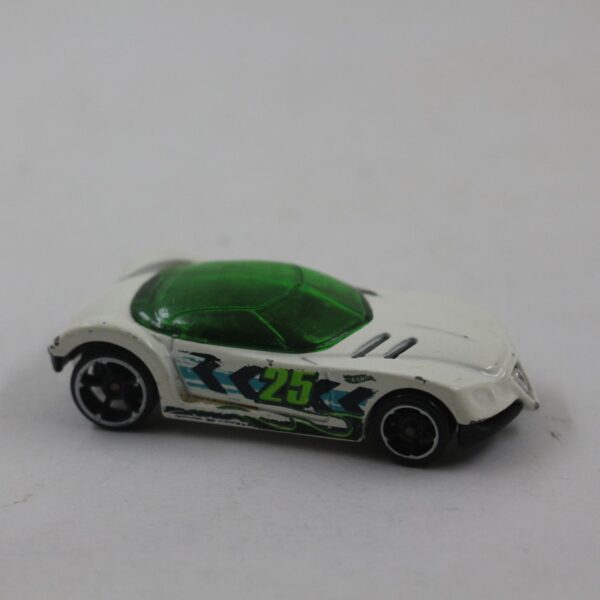 HOTWHEELS ARABA GOLDEN ARROW