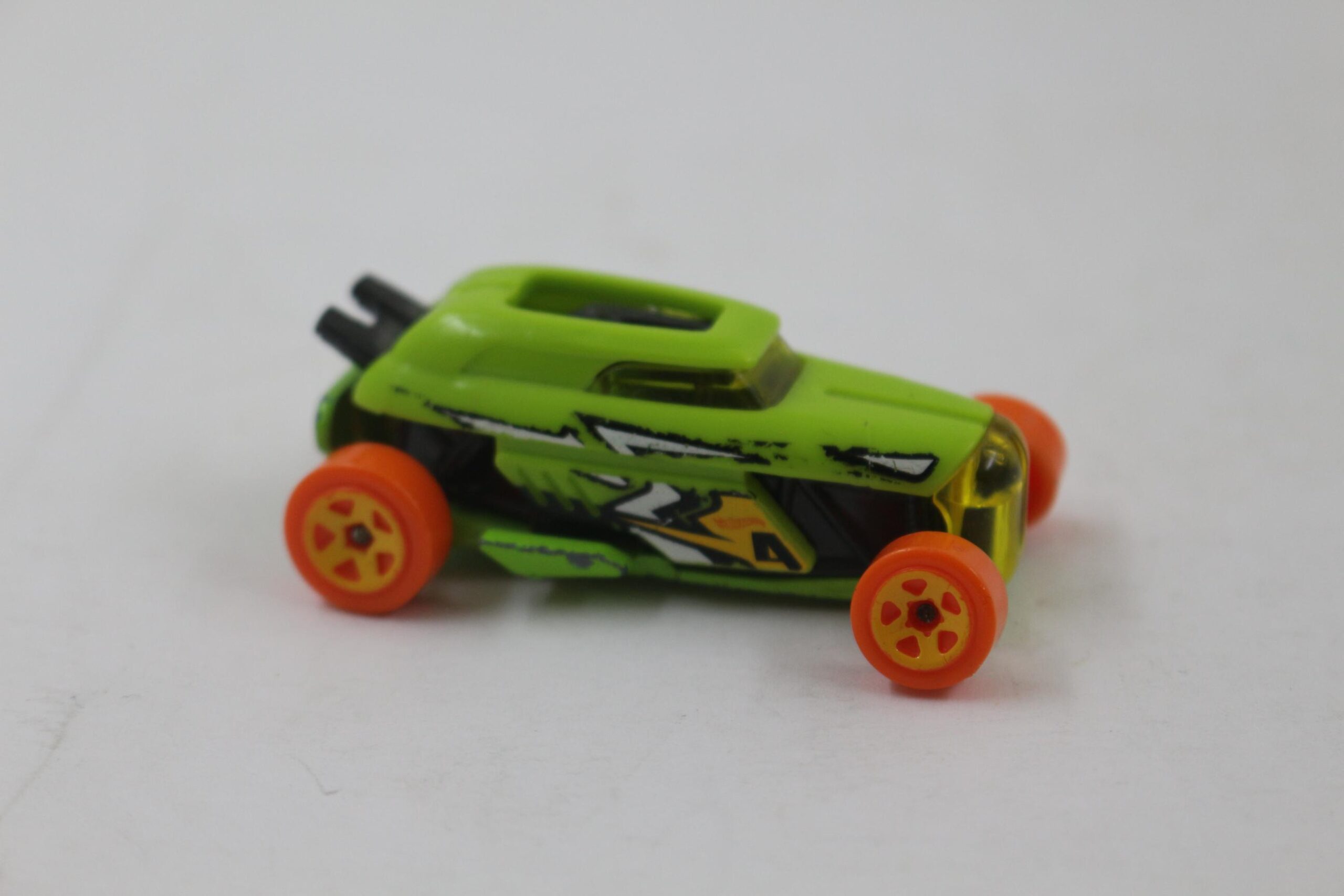HOTWHEELS ARABA RIP ROD YEŞİL1