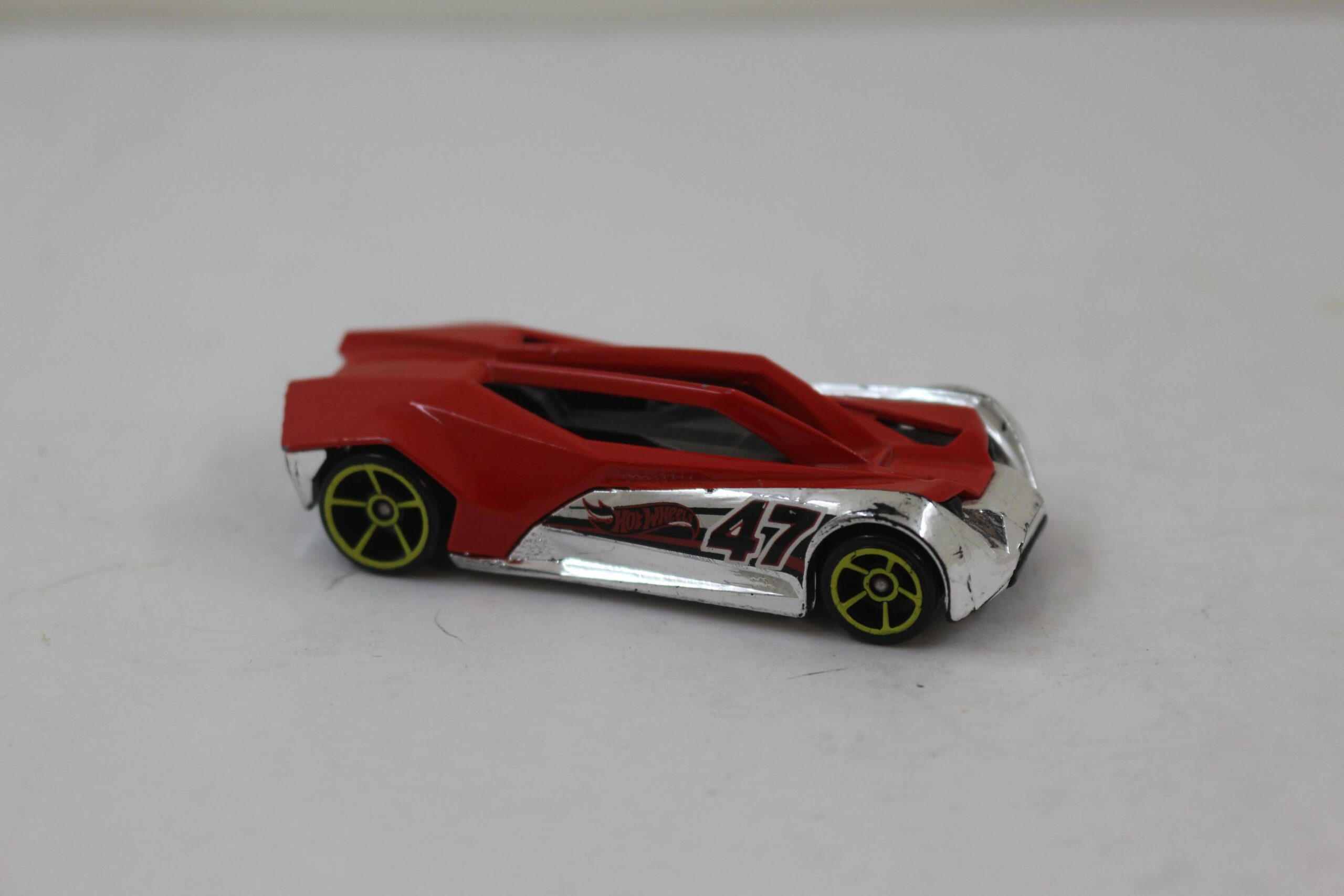 HOTWHEELS ARABA SPLIT VISION KIRMIZI1