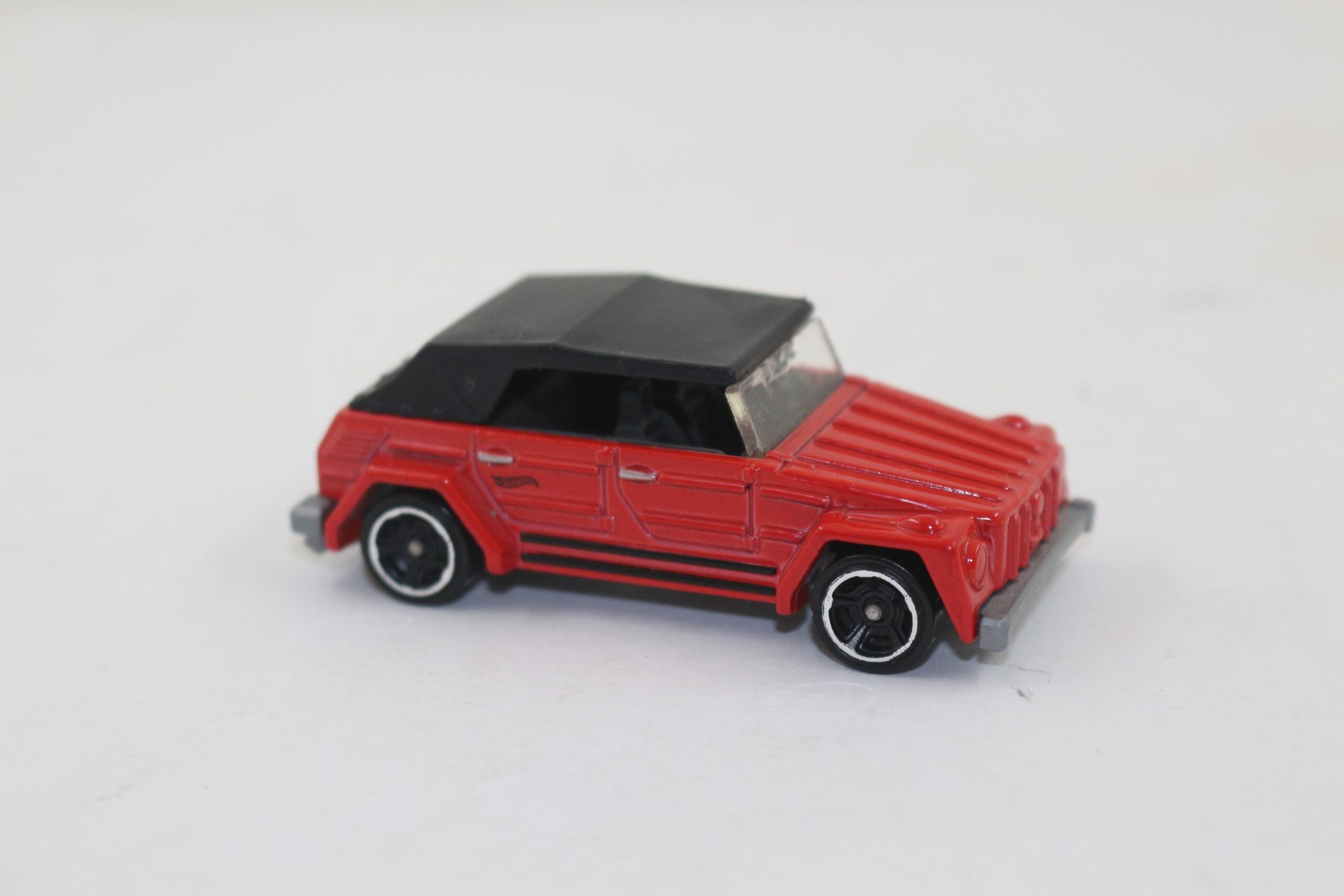 HOTWHEELS MODEL VOLKSWAGEN TYPE 161 1