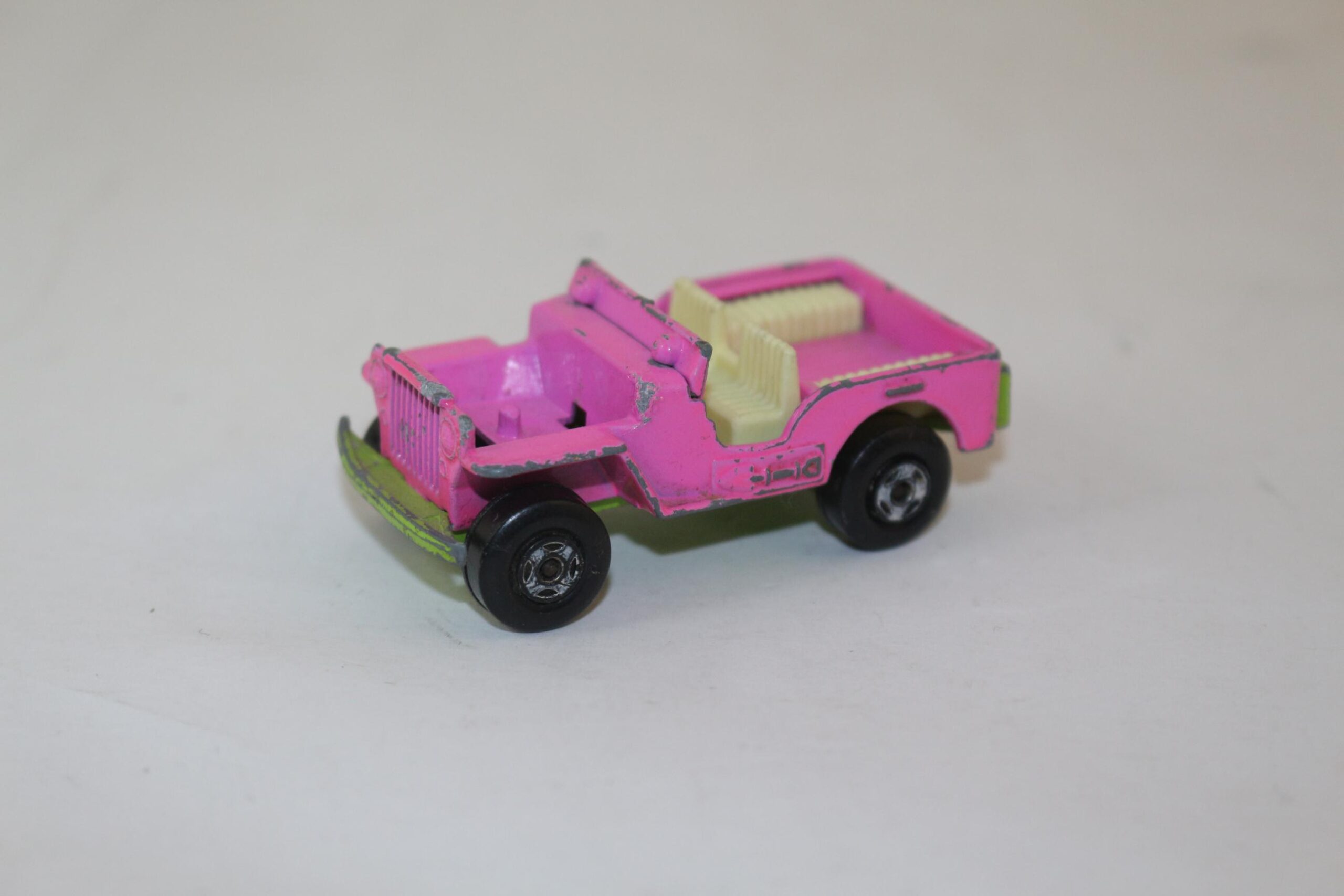 MATCHBOX ANTİKA NO2 JEEP HOT ROD 1971 PEMBE1