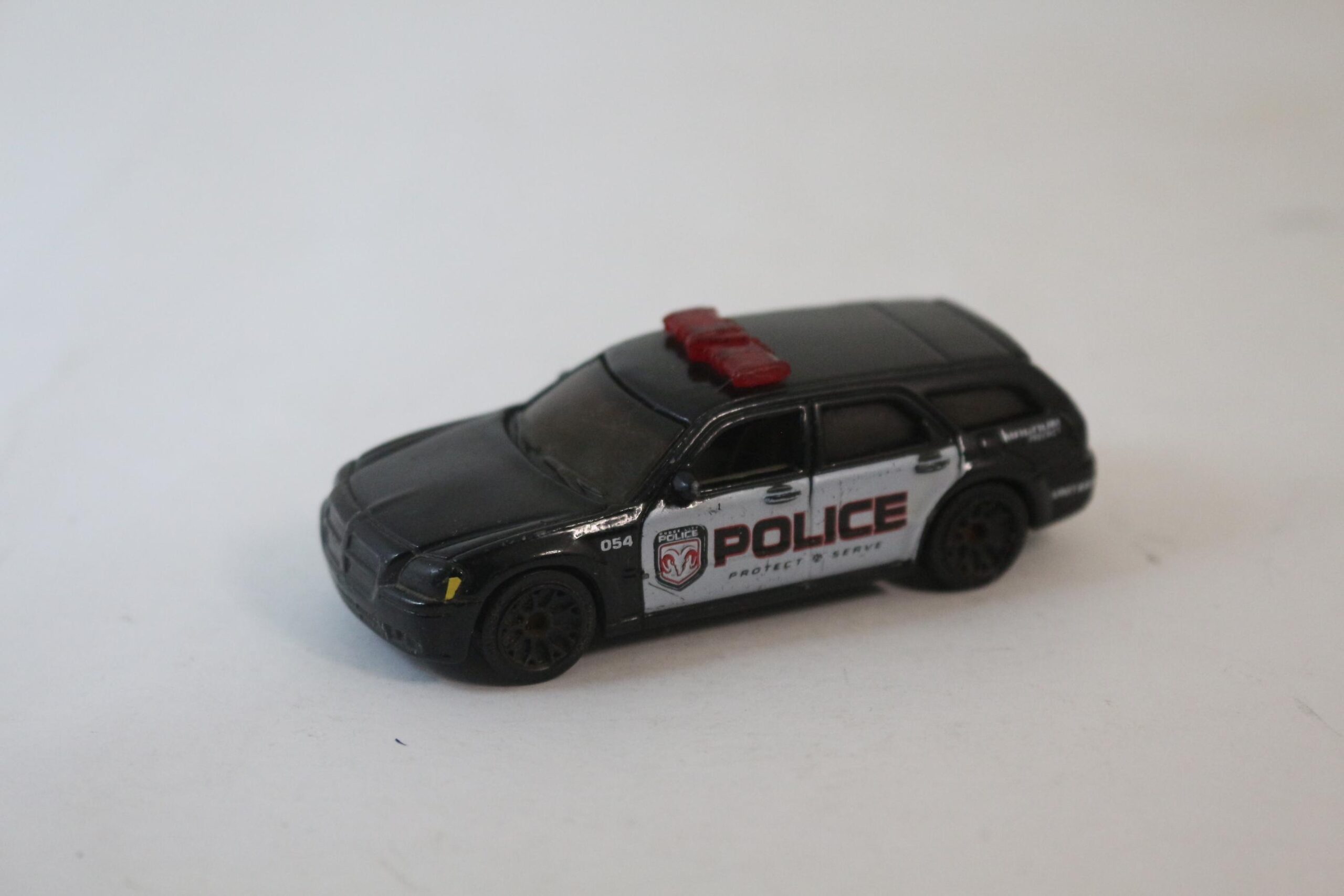 MATCHBOX DODGE MAGNUM POLICE 1