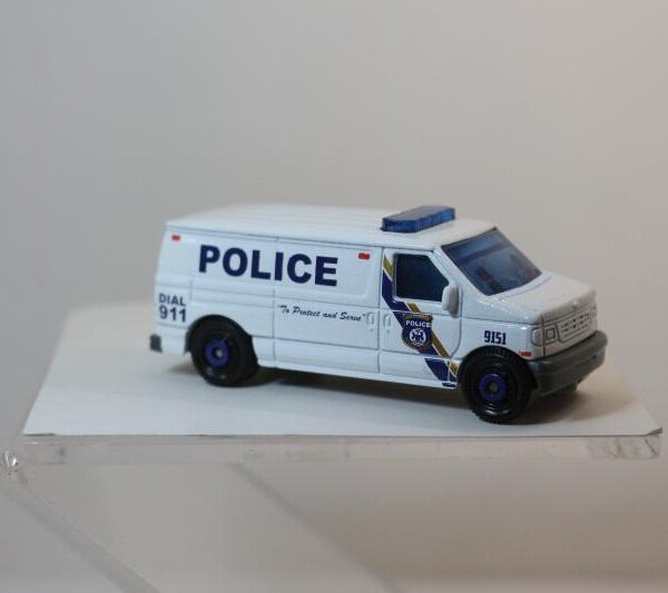 MATCHBOX POLICE  ARABA FORD PANELVAN