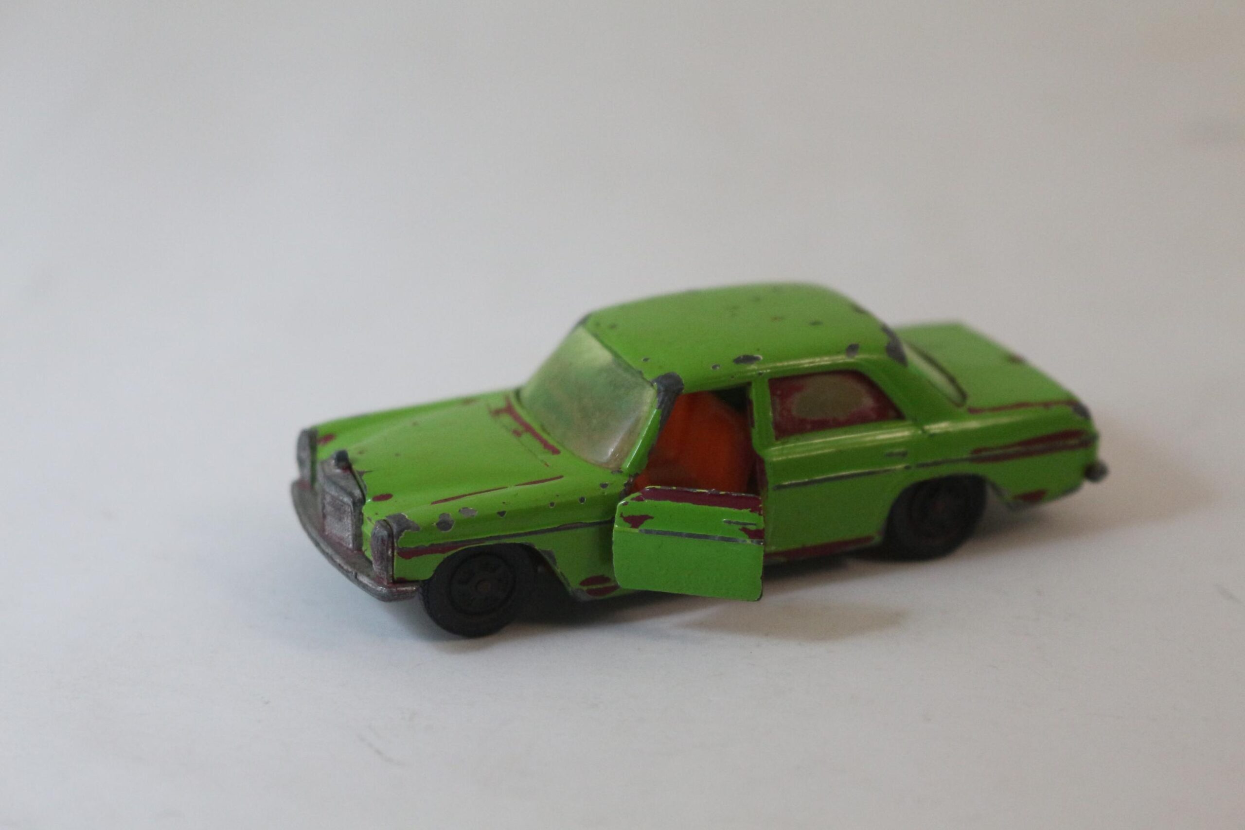 SIKU ANTIKA MODEL MERCEDES BENZ 250 1