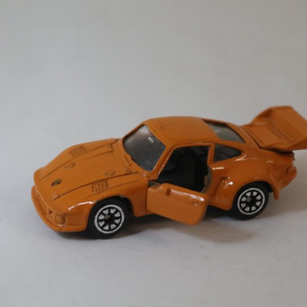 WELLY MODEL PORSCHE TURUNCU. AÇILAN KAPI